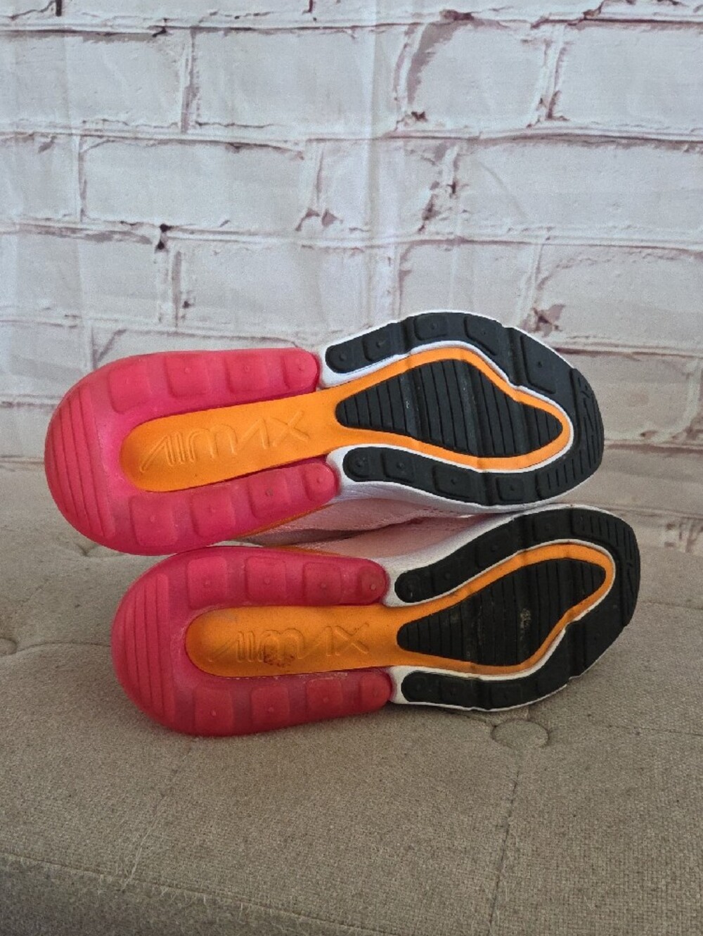 Nike Women’s Peach Knit Sneakers with Orange Heel and Pink Air Unit - Picture 4 of 9